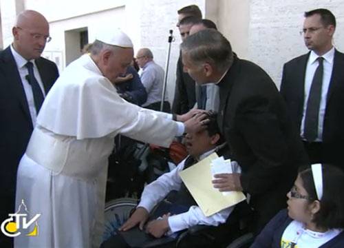Il presunto esorcismo di Papa francesco