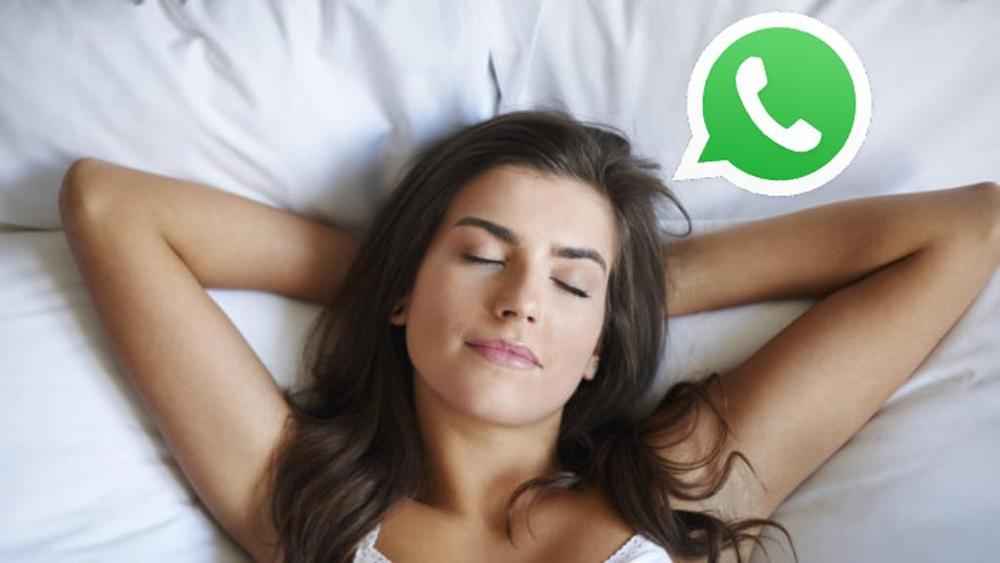 Mamma gira video hot e lo invia per errore sul Whatsapp della scuola!