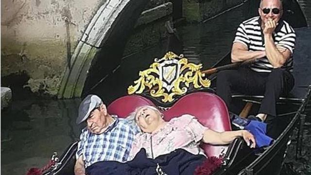 turisti-si-addormentano-in-gondola-a-venezia